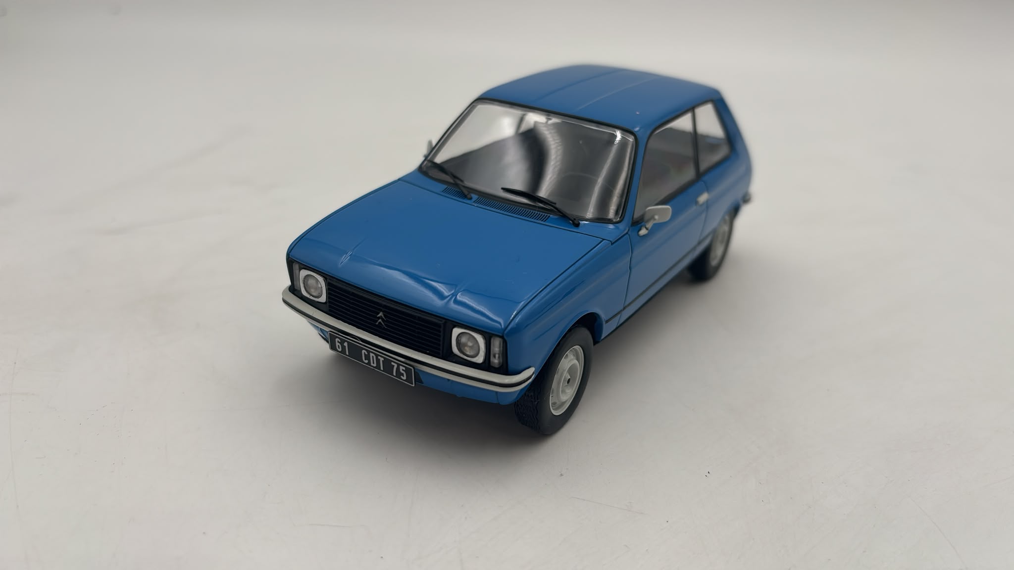 Citroen LN 1/24 senza scatola originale, specchietti danneggiati - scala 1:24