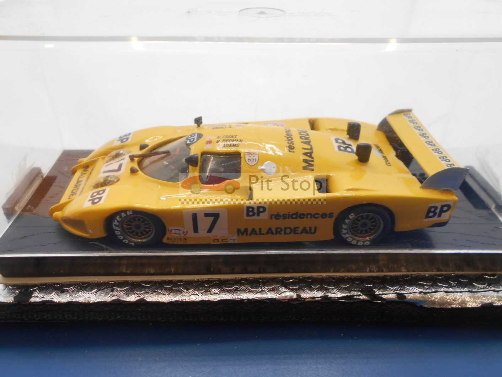 Spark - 1:43 - Lola T610 24H Le Mans 1982 ° 17 / Rare Model