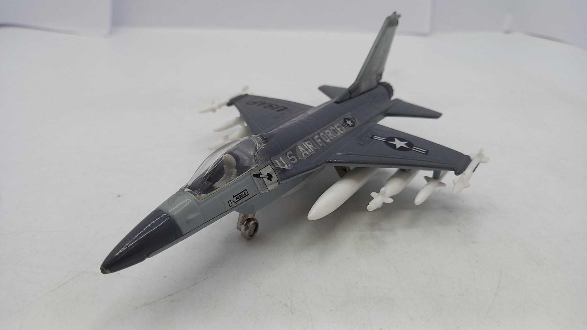 DIE CAST  F-16 A FIGHTING FALCON  AG-P 026 AEREO SCALA 1/100 FABBRI