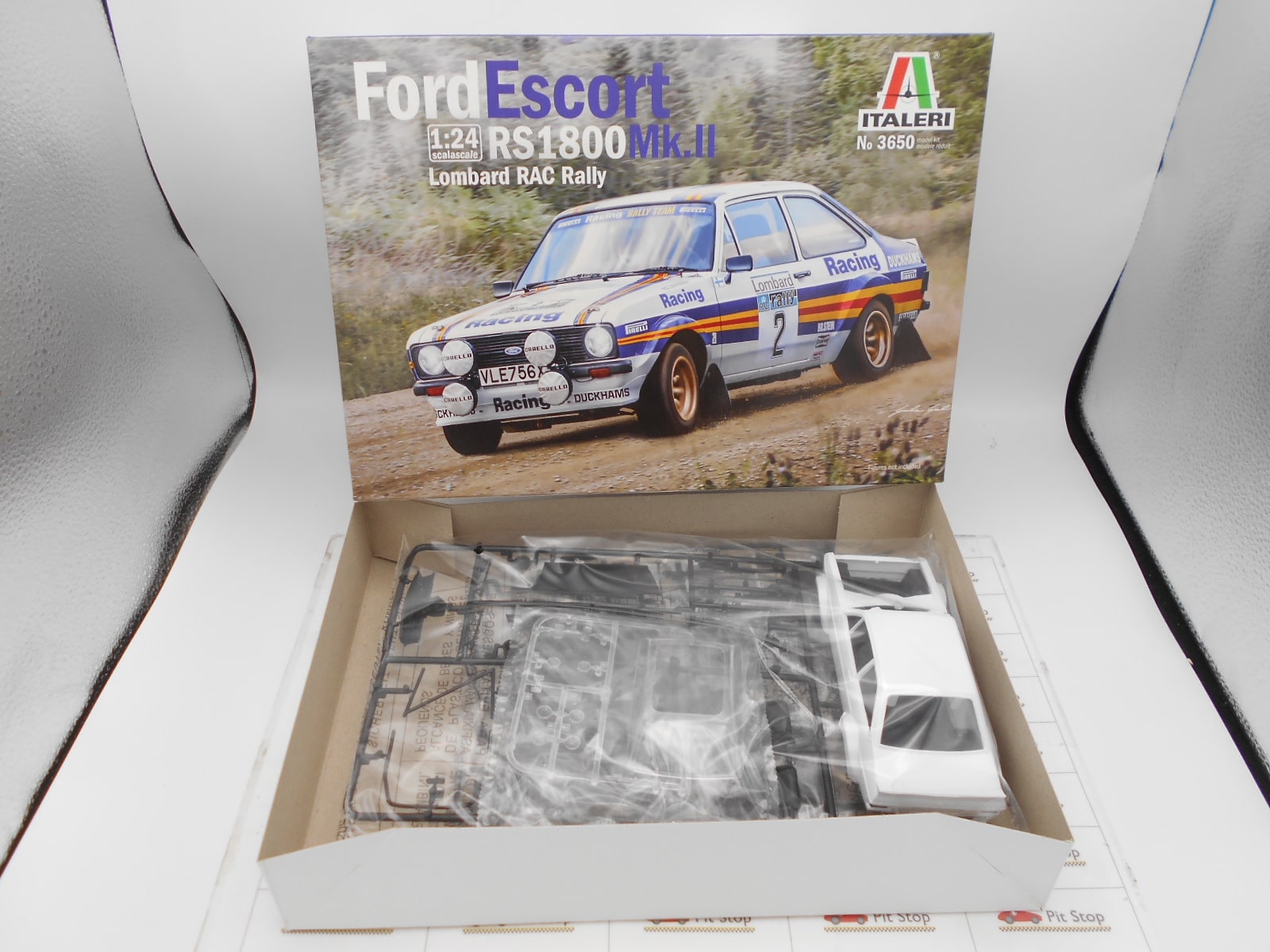 Köp Italeri 1:24 Ford Escort RS1800 MK. II Lombard RAC Rally