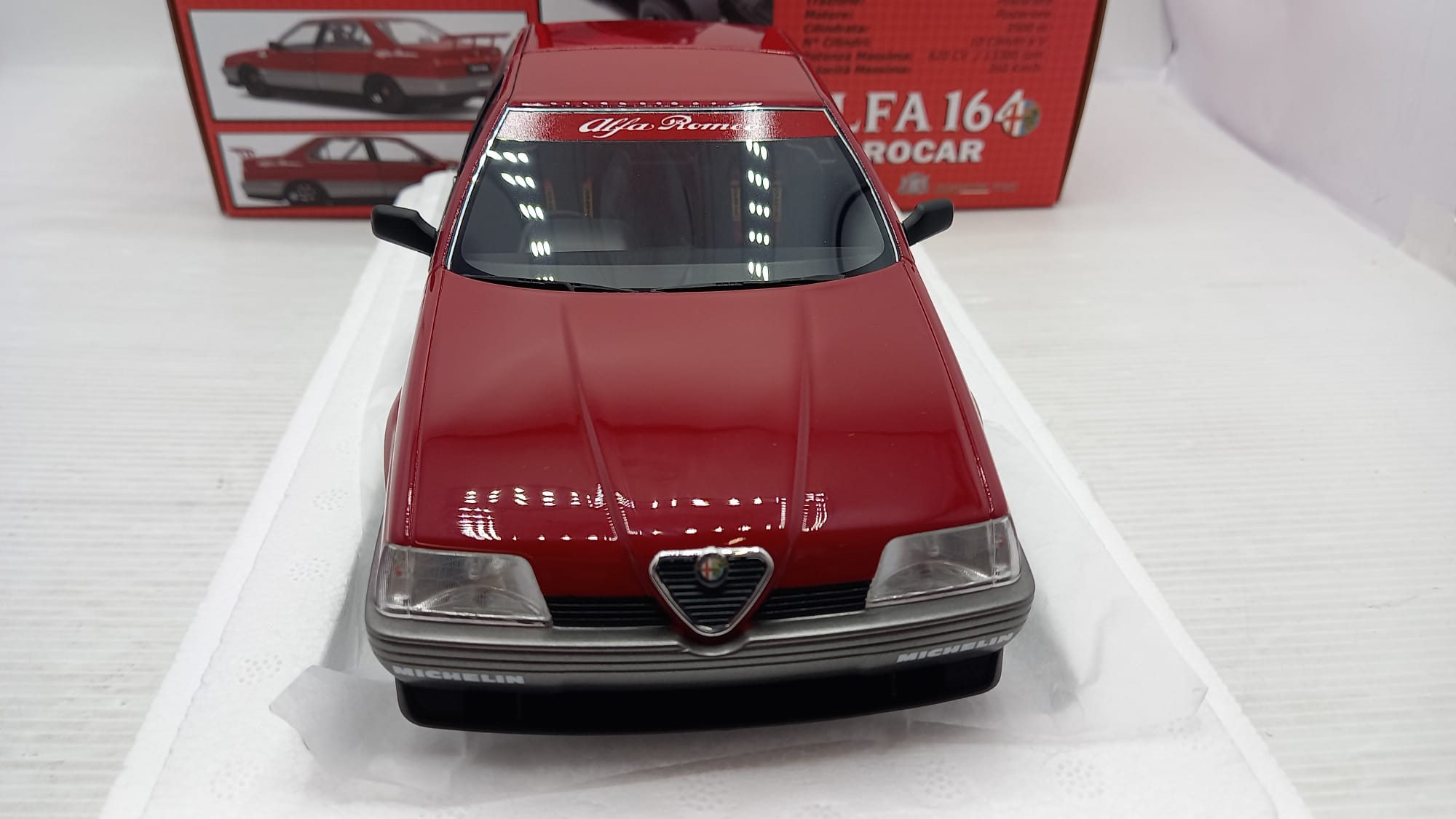 1/18 アルファロメオ 164 プロカー プロトティーポ 1988 レッド LM168