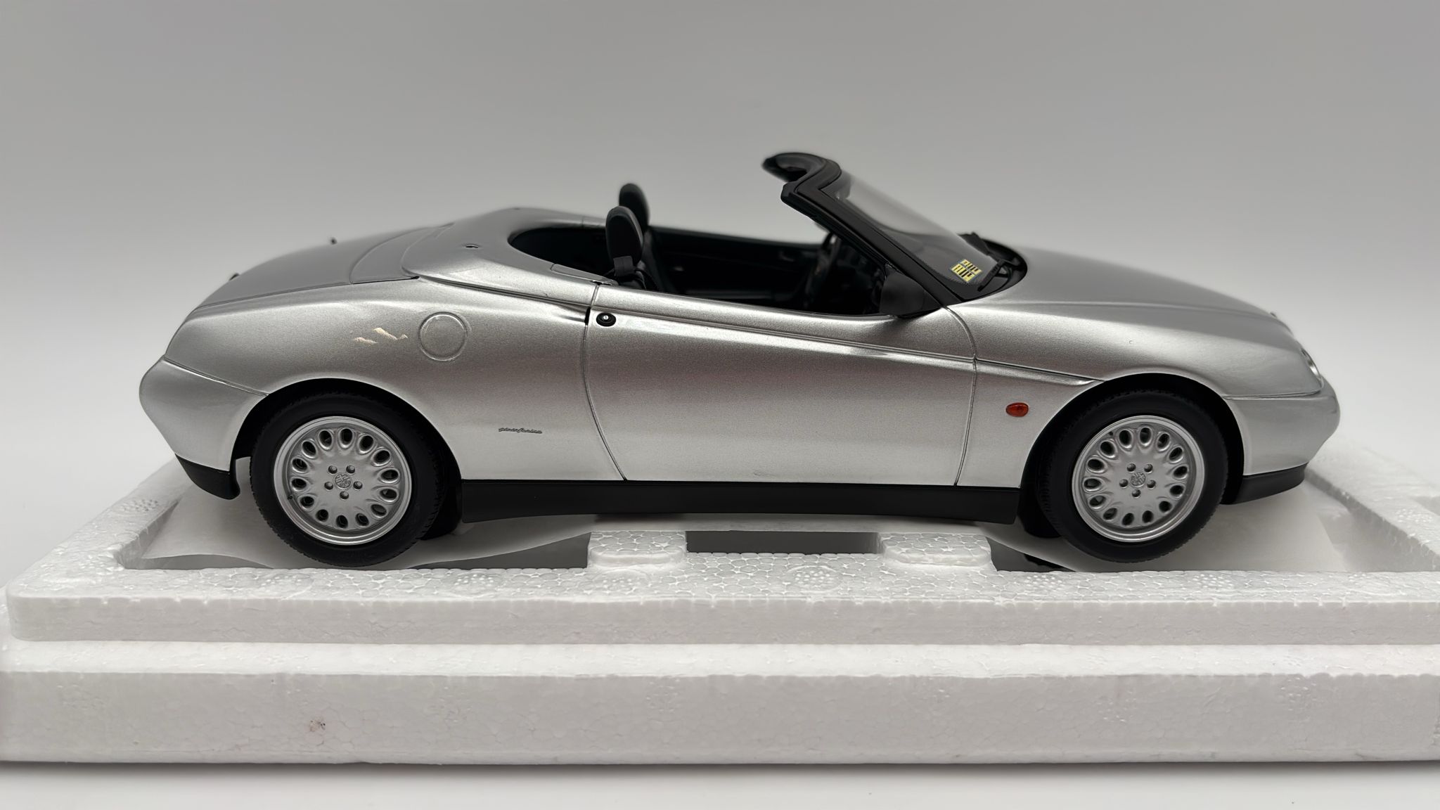 Mitica Alfa Romeo GTV 2.0 TS 16V 1998 échelle 1:18 – Rouge Passion Neuve