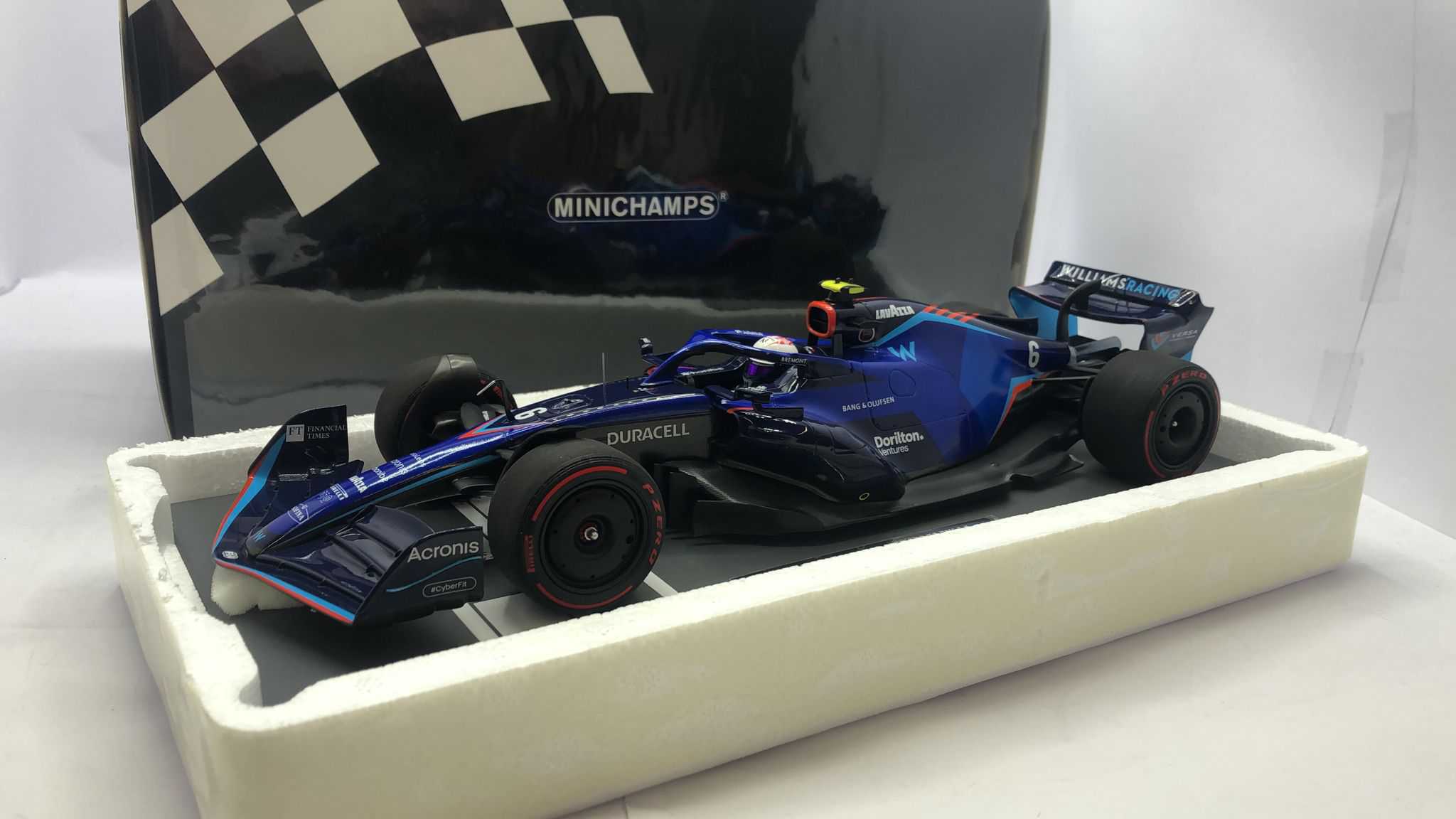 117 220106 Minichamps Williams Racing Mercedes FW44 N. Latifi Barhain ...