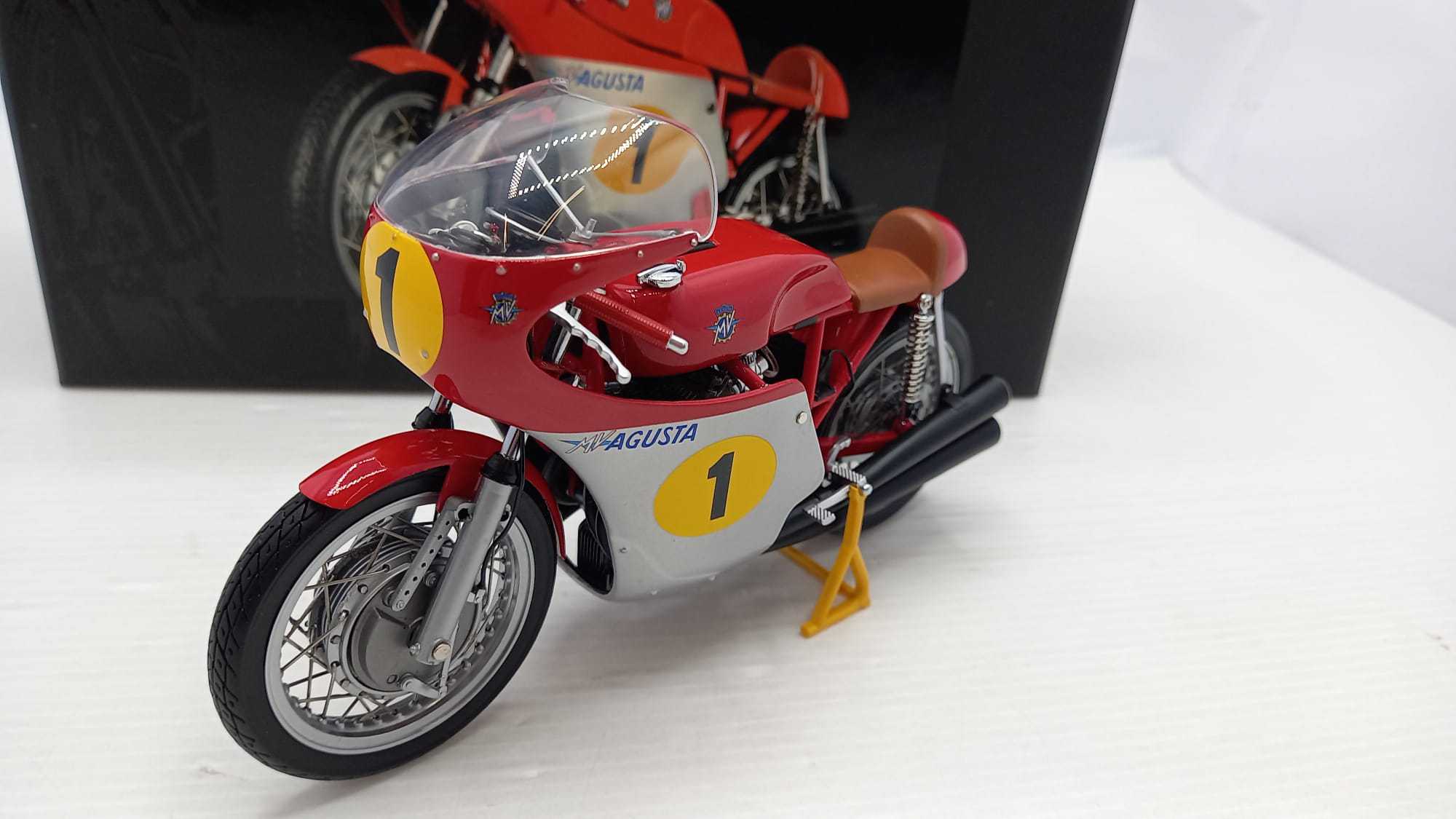 Minichamps MV Agusta 500ccm 1970, 1/12. GP 1970 G.Agostini.