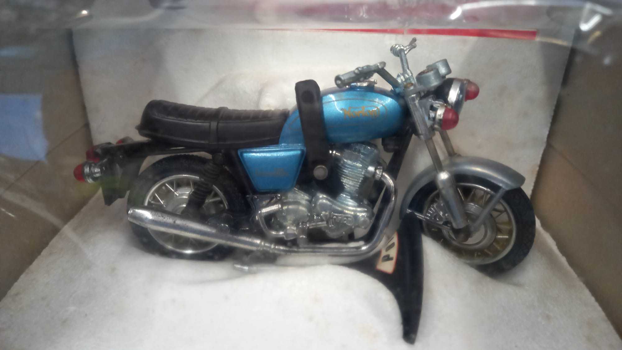 Maquette Polistil Kawasaki 750 1/15 – Belle Pièce De Collection