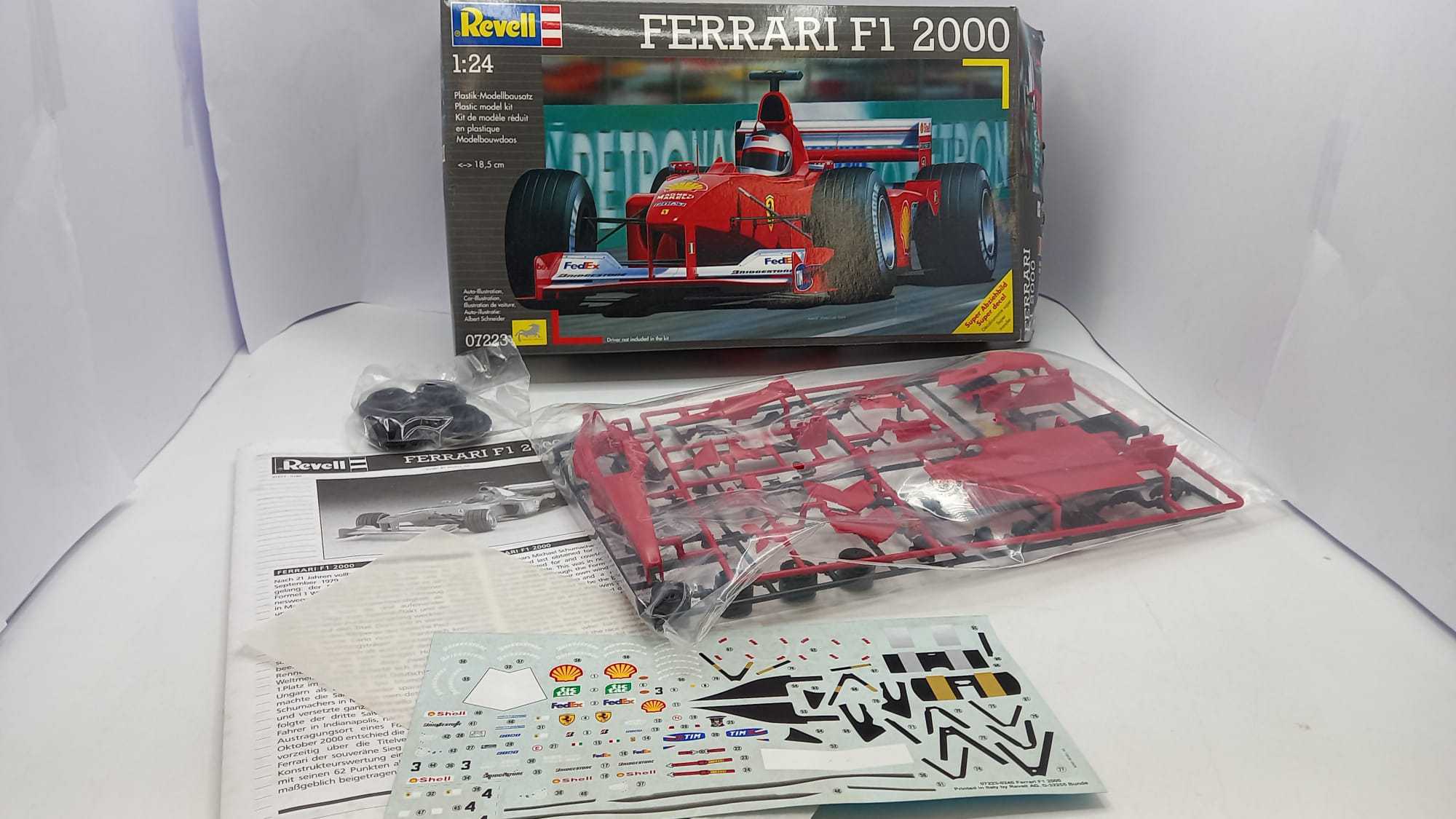 REVELL BAUSATZ FERRARI F1 2000 in 1:24 Revellnr. 07223 in OVP Formel 1