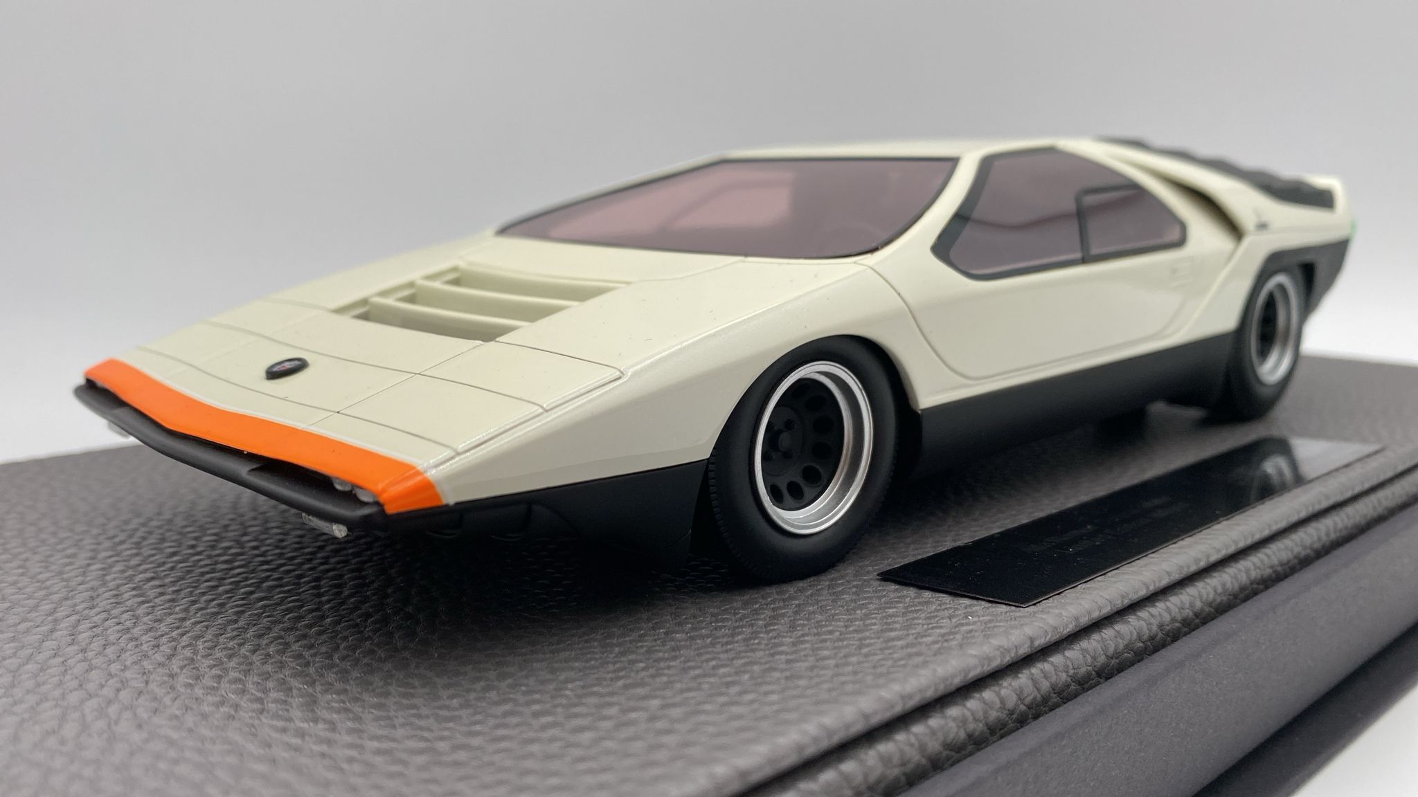 Top Marques 1:18 - Model car - Alfa Romeo Carabo Red 1968 - (O.26 Top Marques 1:18 - Model car - Alfa Romeo Carabo Red 1968 - (O.26