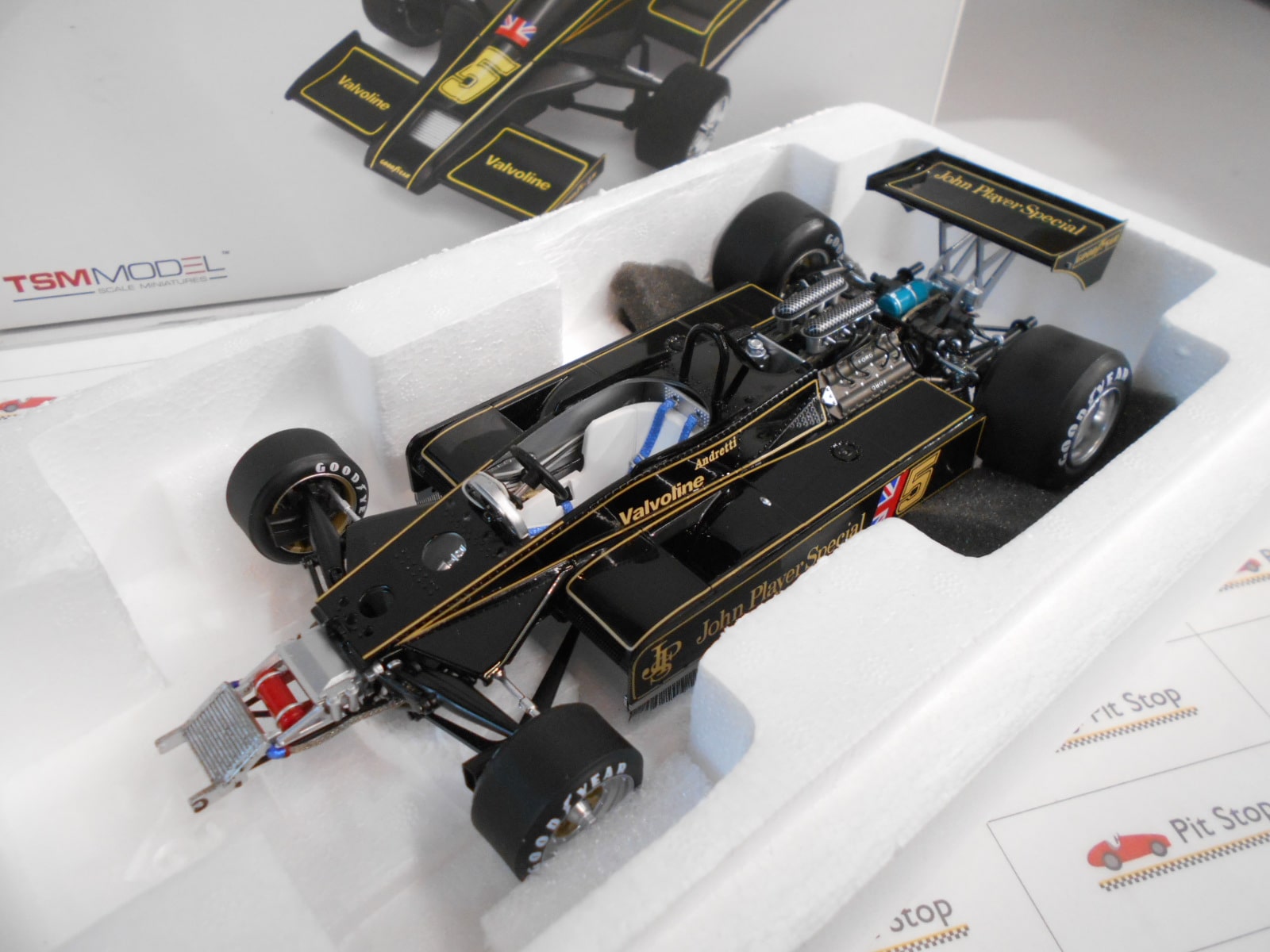 TSM 1/18 Lotus 78 R.PETESSON-